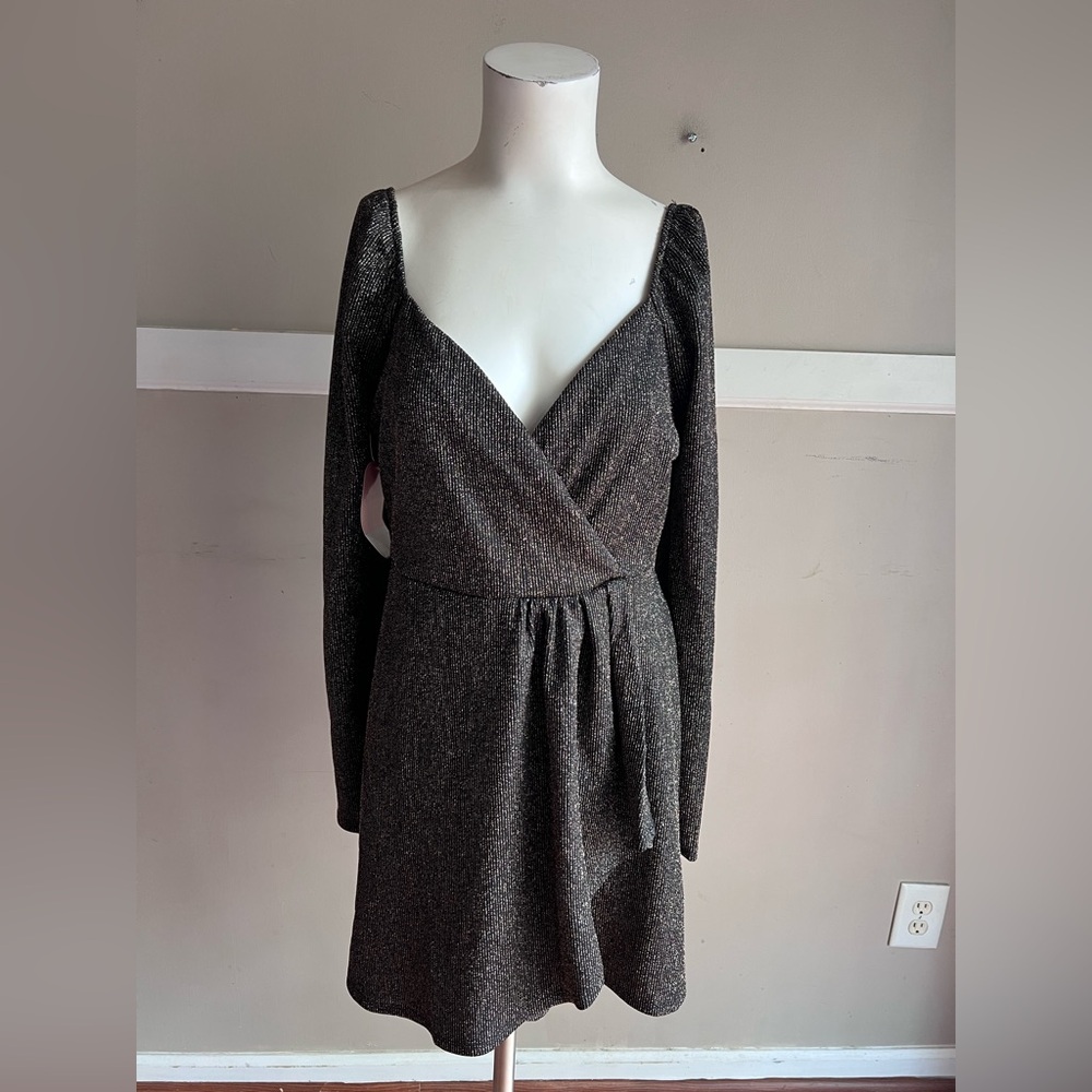 Chic Long Sleeve Wrap Dress Size Large